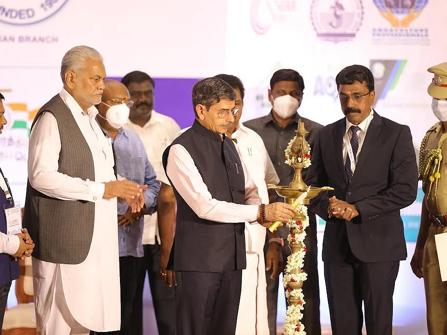 ``விவசாயத்தைப்போல மீன் வளர்ப்பும் நல்ல லாபம் தரும் தொழில்!" - மீன்வள கருத்தரங்கில் ஆளுநர் ரவி பேச்சு