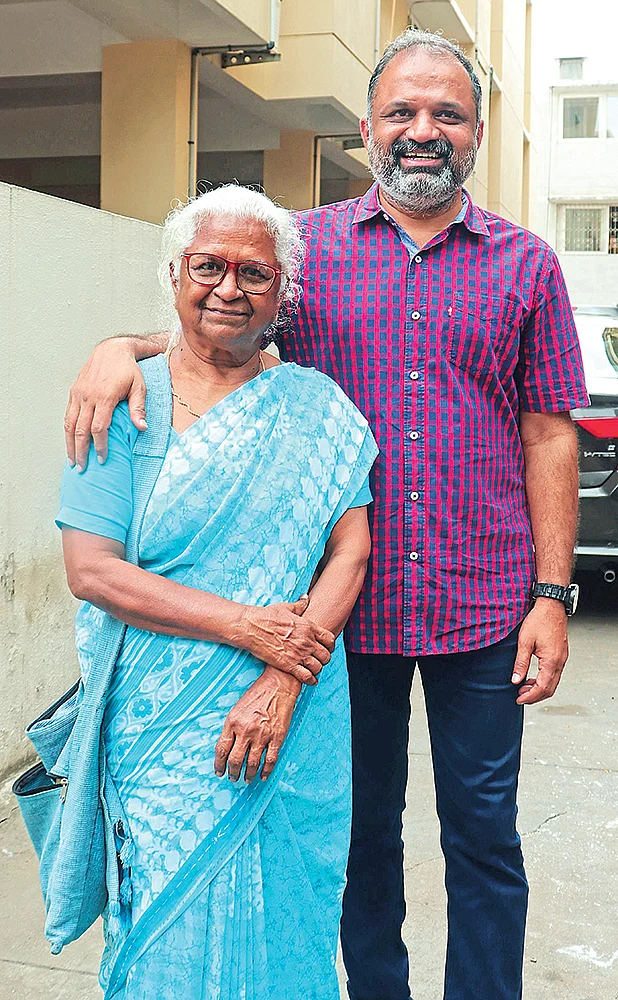 “31 வருட தண்டனையை அனுபவித்தது என் அம்மாதான்!” - உருகும் பேரறிவாளன்