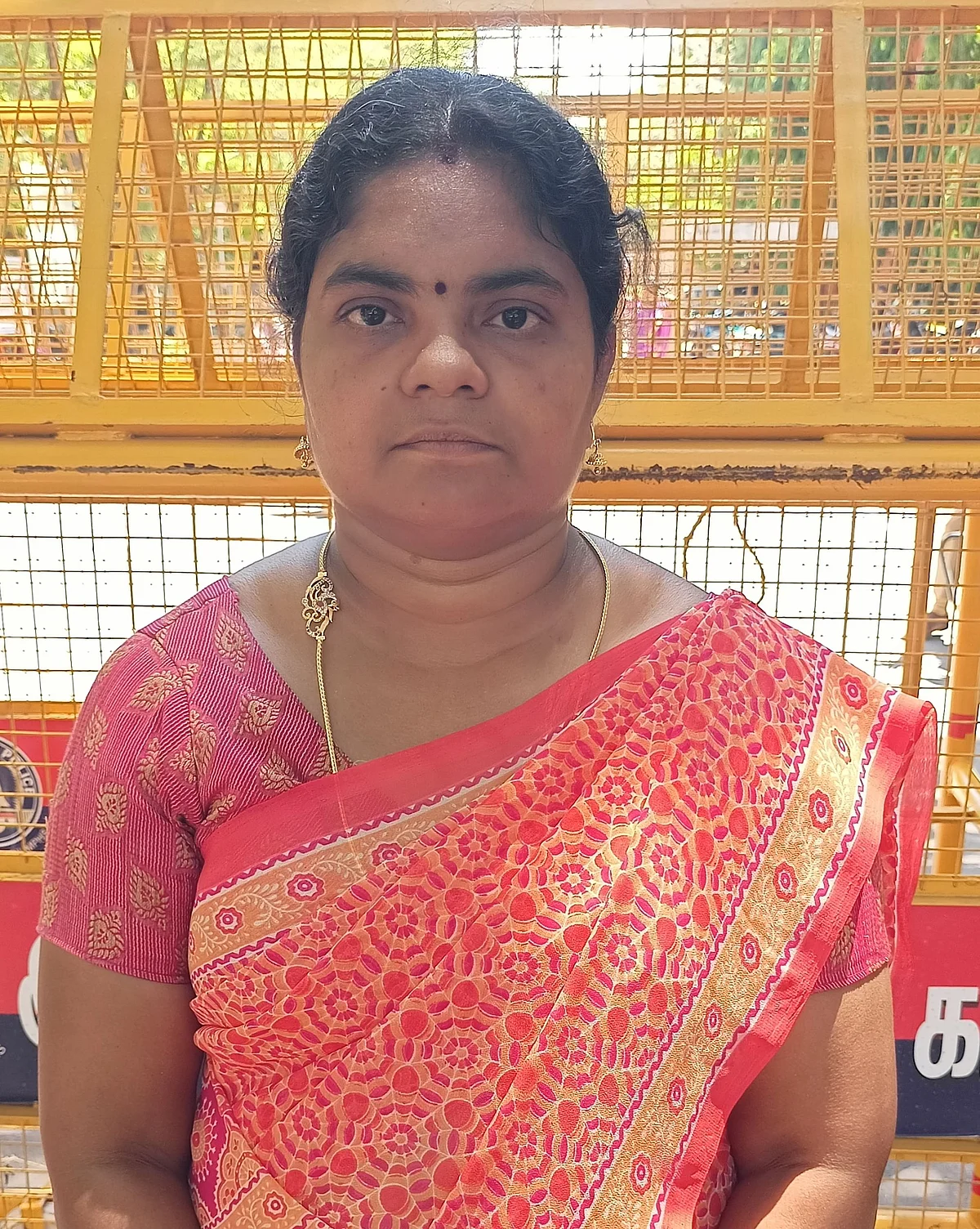 பெண்கள் அமைப்பு மாவட்ட செயலாளர் சூர்யா