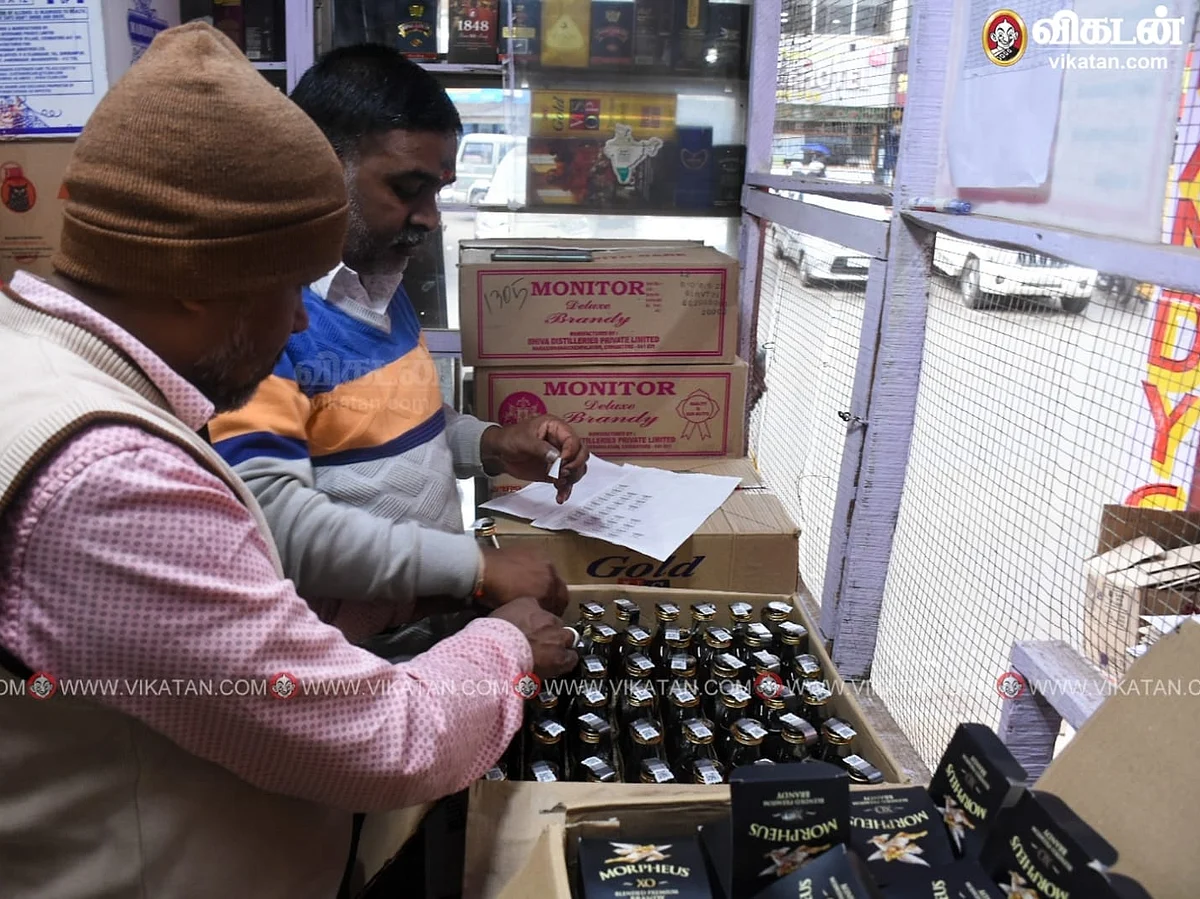 நீலகிரி: காலி மதுபாட்டில்களை டாஸ்மாக் கடைகளில் கொடுத்தால் 10 ரூபாய் வழங்கப்படும்!