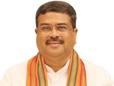 ``எந்த ஒரு பிராந்திய மொழியும் ஆங்கிலம், இந்தியைவிட தாழ்ந்ததல்ல!" -மத்திய அமைச்சர் தர்மேந்திர பிரதான்