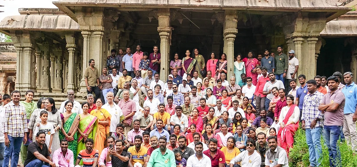 போட்டோகார்டுகளின் வழியே தமிழர்களின் வரலாற்றைக் கற்பிக்கும் ஆற்றுப்படை குழுவினர்!