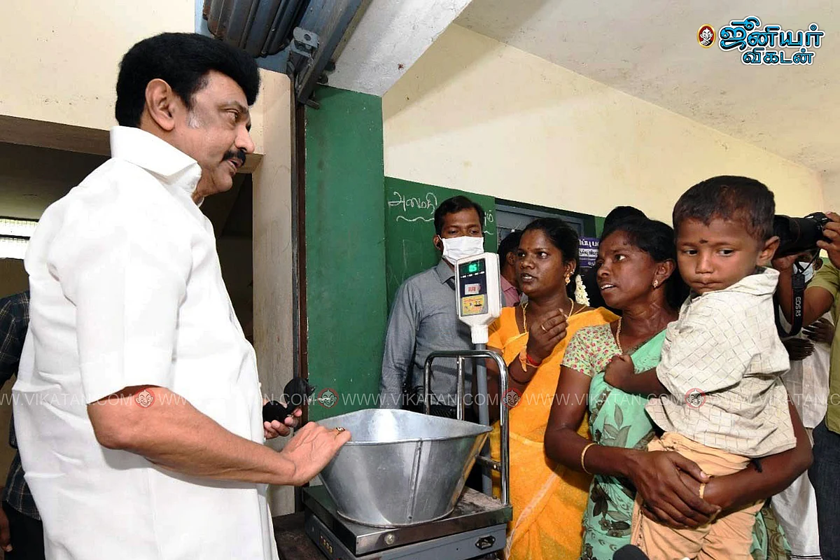 ரேஷன் கடையில் ஆய்வு