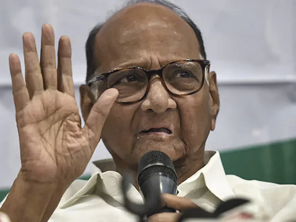 ``பாராமதியின் காந்திக்கு கோட்சேயைத் தயார்படுத்தும் நேரம் இது!” - சரத் பவாருக்கு வந்த கொலை மிரட்டல்