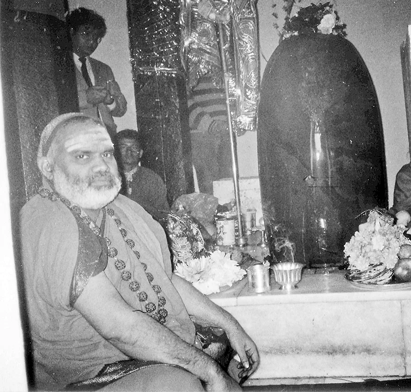 ஶ்ரீஶ்ரீபாரதீதீர்த்த ஸ்வாமிகள் சங்கராசார்ய மலைக்கு விஜயம் செய்தபோது... (27.10.94 )