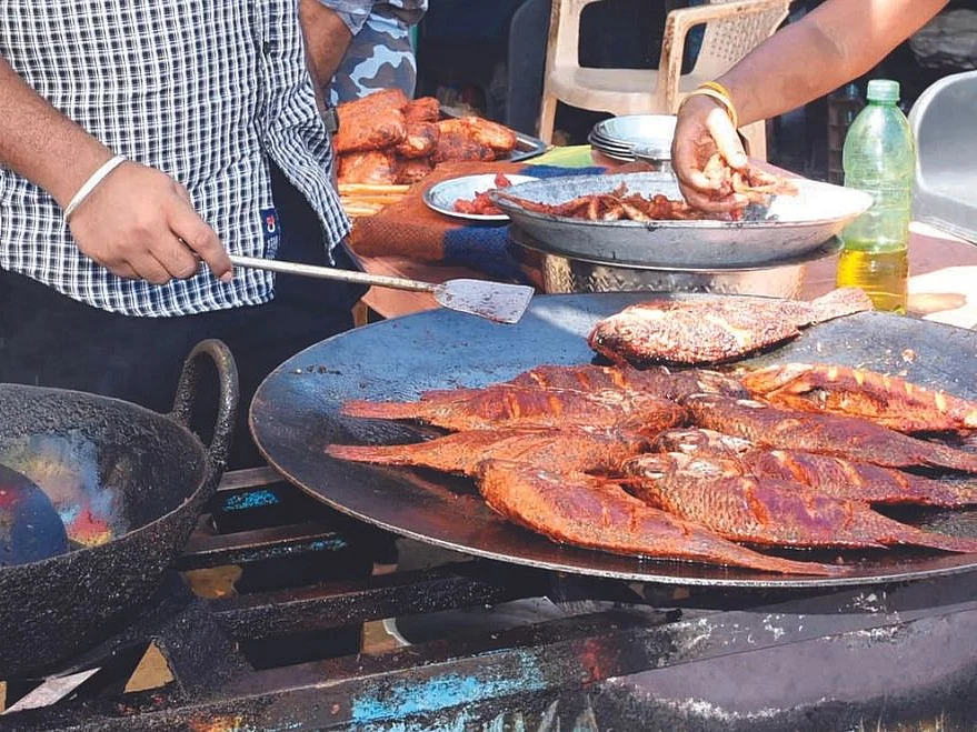 `ஆறால் மீன்' உணவு; படகுப் பயணம்; தமிழ்நாட்டின் குட்டி கேரளாவுக்கு ஒரு ஜாலி ட்ரிப்|Photo Story