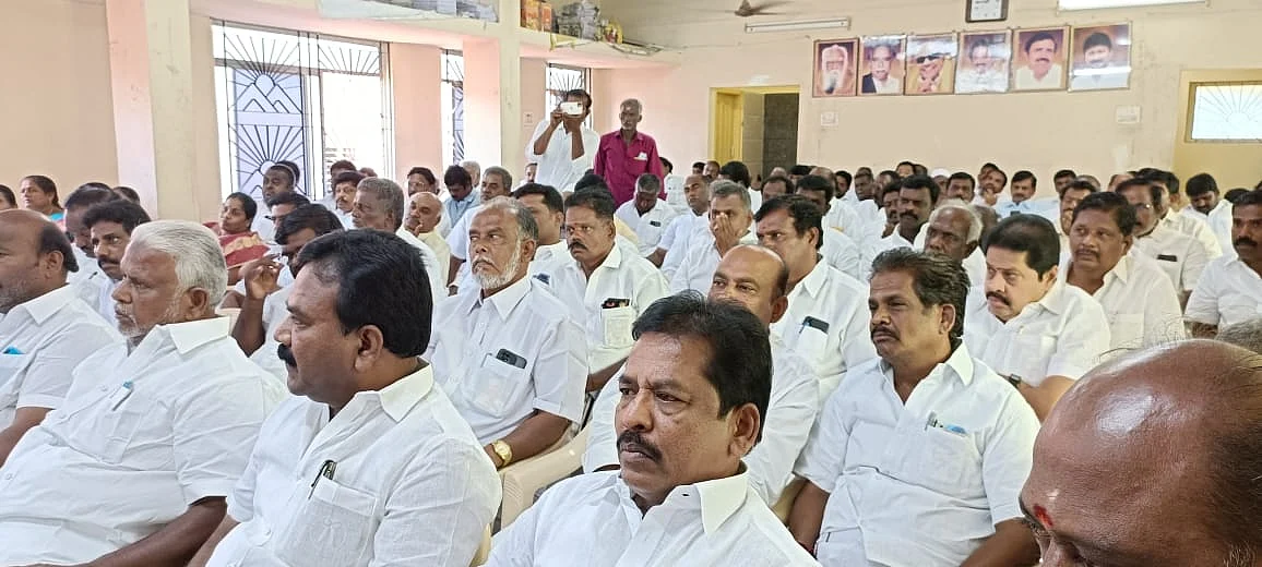திமுக-வினர்