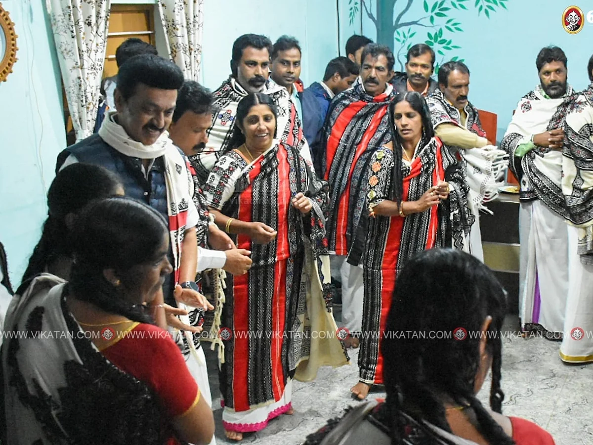 ``எந்த உதவி தேவைப்பட்டாலும் என்னைத் தொடர்பு கொள்ளுங்க..!" தோடர் பழங்குடிகளை நெகிழவைத்த முதல்வர்