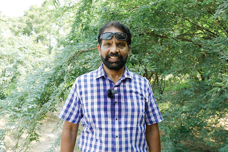 சீமைக்கருவேலம் கள ஆய்வு பணியில் முனைவர் வெங்கடாசலம்