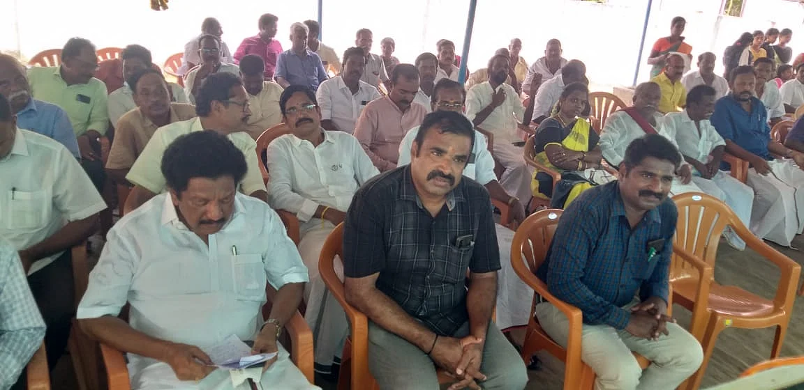 எம்.எல்.ஏ அசோக்குமார் மற்றும் அதிகாரிகள்