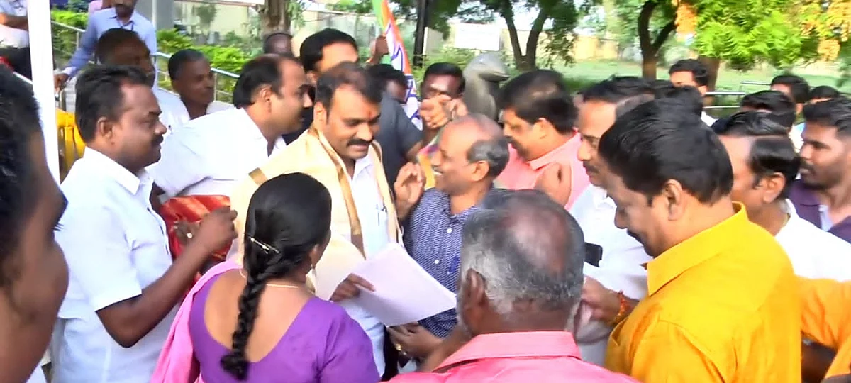 எல்.முருகனை சந்தித்த நிர்வாகிகள்
