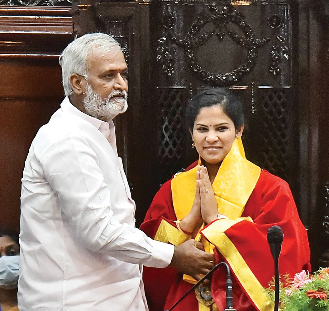 சேகர்பாபு - பிரியா ராஜன்