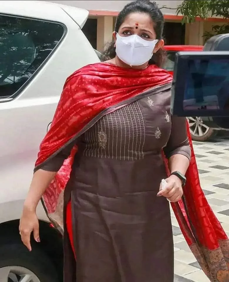 காவ்யா மாதவன்