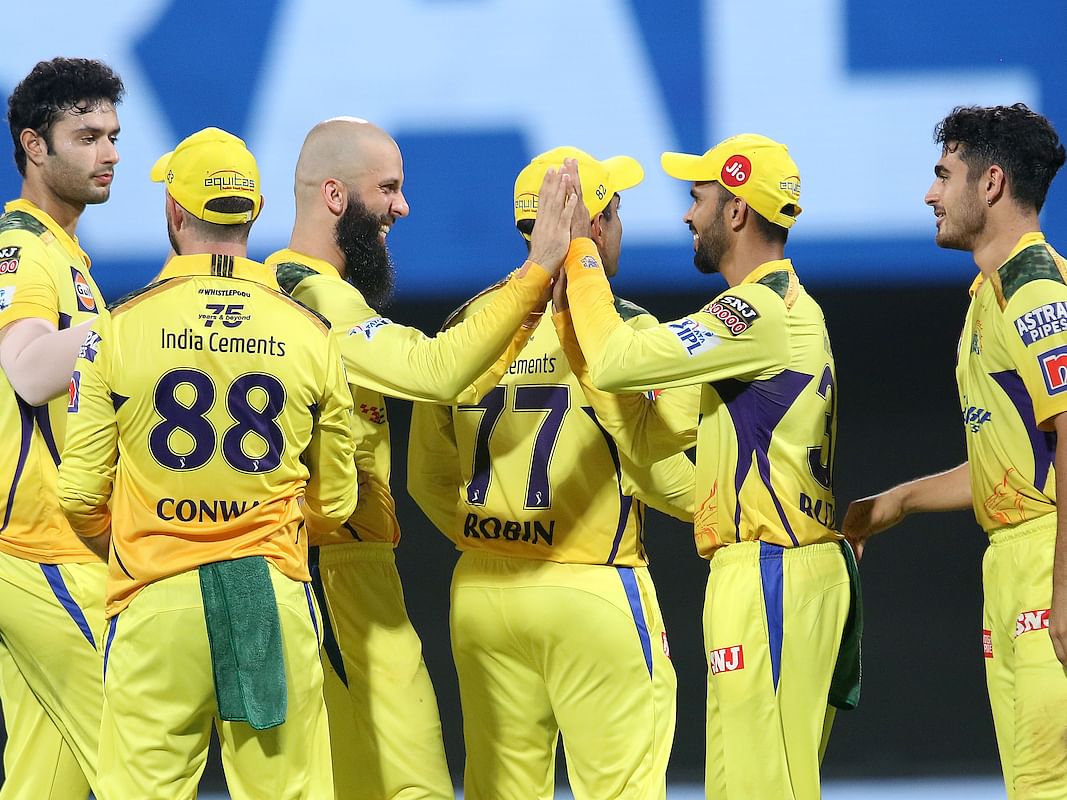 CSK v DC: ஓப்பனிங், பௌலிங் ஃபார்முக்கு வந்தாச்சு; சென்னையை இந்த முறை பிளேஆஃப் கூட்டிச்செல்வாரா தோனி?