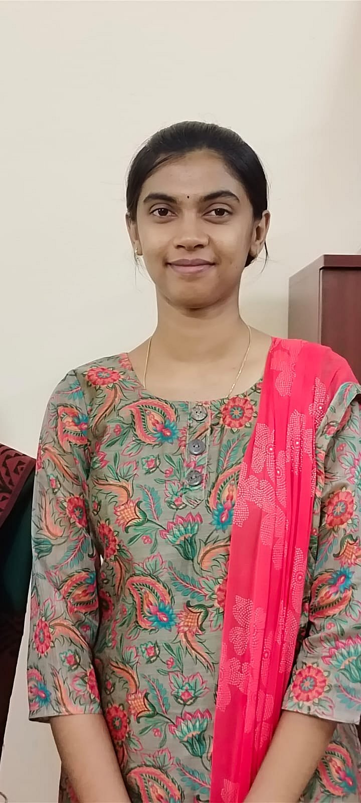 `உங்களை நீங்க நம்பணும்!' - யு.பி.எஸ்.சி தேர்வில் மாநில அளவில் முதலிடம் பிடித்த கோவை சுவாதி ஶ்ரீ 