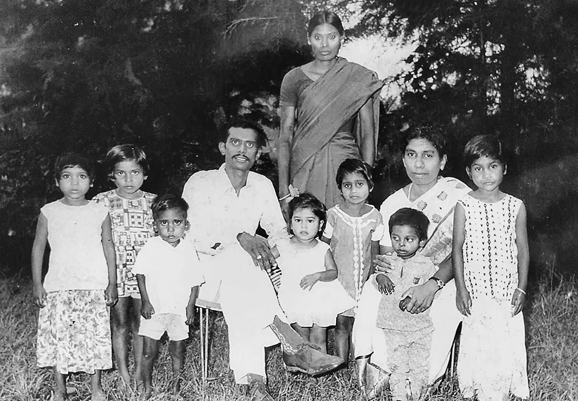 தமிழ் தெரியாத உடன்பிறப்புகள் தேடும் தமிழ்ப் பெற்றோர்!