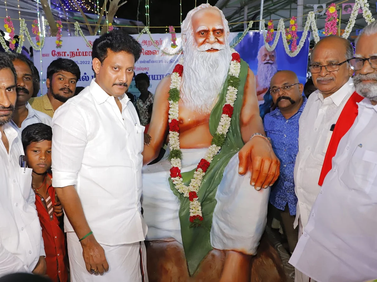 கார்ப்பரேட் நிறுவனங்கள் சார்ந்து பல்கலைக்கழகம் இயங்கியபோது இயற்கை வேளாண்மையை பரப்பியவர் நம்மாழ்வார்!