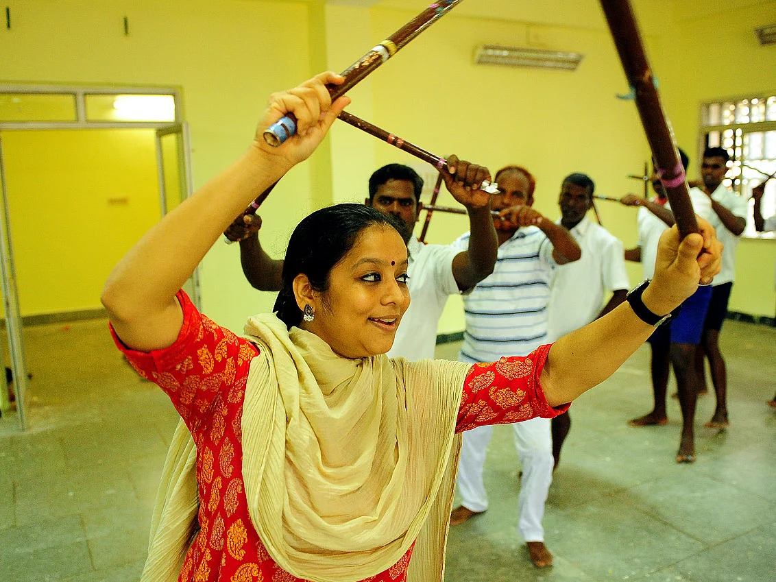 சிறைவாசிகளுக்கு டான்ஸ் தெரபி... நடனக் கலைஞர் கிருத்திகாவின் அக்கறை!