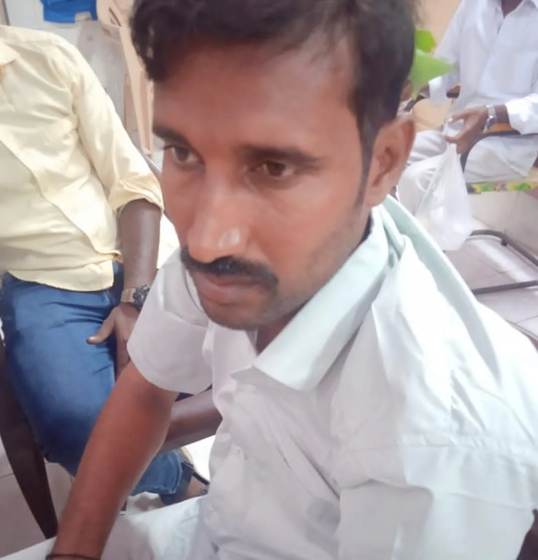 கைதுசெய்யப்பட்ட நில அளவையாளர்