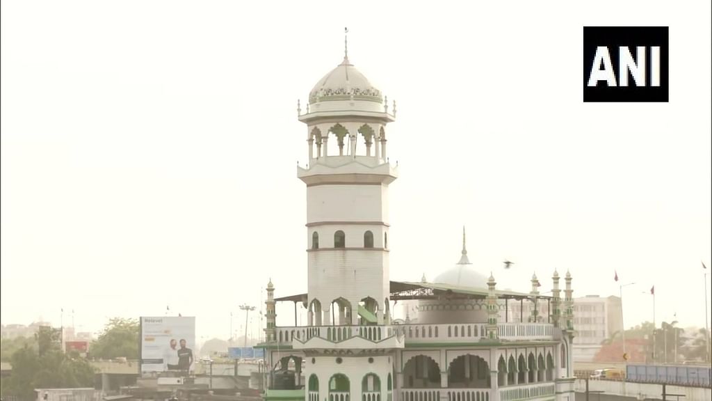 Urusan pengeras suara masjid