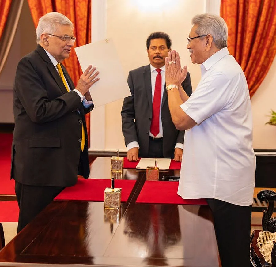 ரணில் விக்ரமசிங்க - கோத்தபய