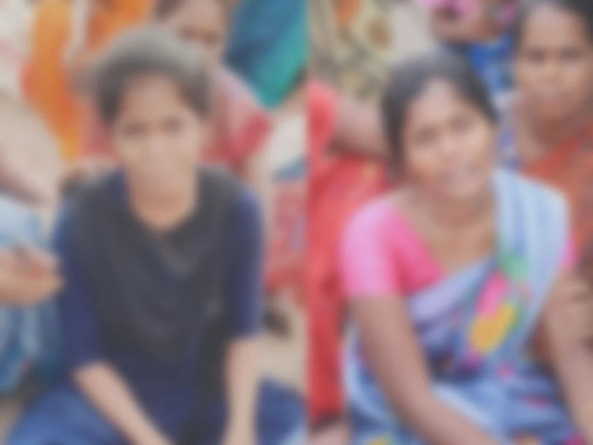 ``எங்க அம்மாவ துள்ளத் துடிக்க எரிச்சு கொன்னுட்டாங்களே!" - கதறிய மகள்கள்; சோகத்தில் மூழ்கிய கிராமம்