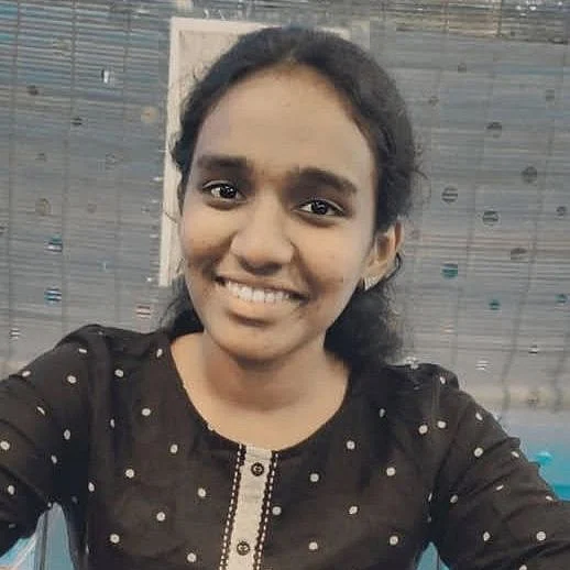 யாழினி - கல்லூரி மாணவி