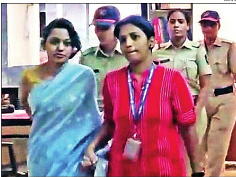 `நரகம் உங்களுக்குக் காத்திருக்கிறது’ - சரத் பவாருக்கு எதிராக அவதூறு; மன்னிப்புக் கேட்க நடிகை மறுப்பு