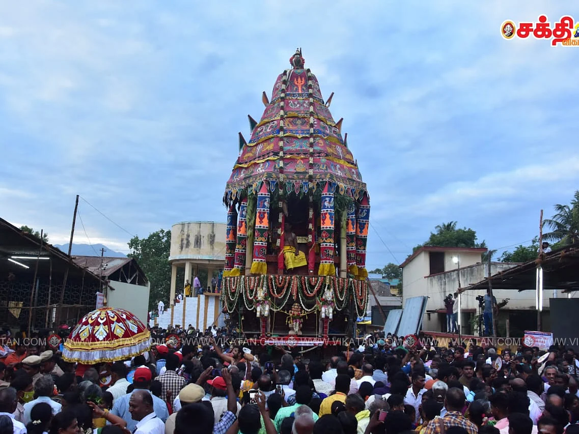 தேனி: வீரபாண்டி திருவிழா தேரோட்டம்; லட்சக்கணக்கான பக்தர்கள் பங்கேற்பு
