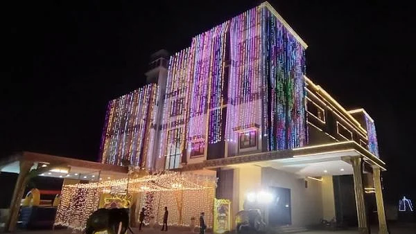ஜெயப்ரியாவுக்கு சொந்தமான திருமண மண்டபம்