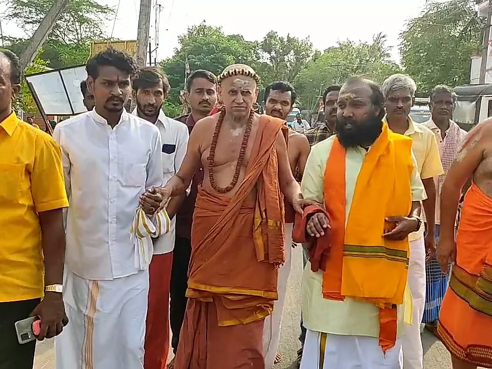 ``எந்தவோர் ஆளுங்கட்சி அமைச்சரும், எம்.எல்.ஏ-வும் சாலையில் நடமாட முடியாது!" - மன்னார்குடி ஜீயர்