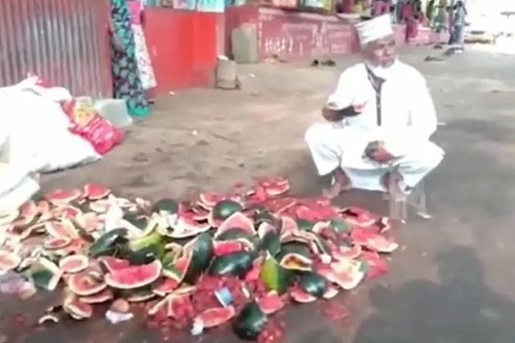கர்நாடகா பழ வியாபாரி