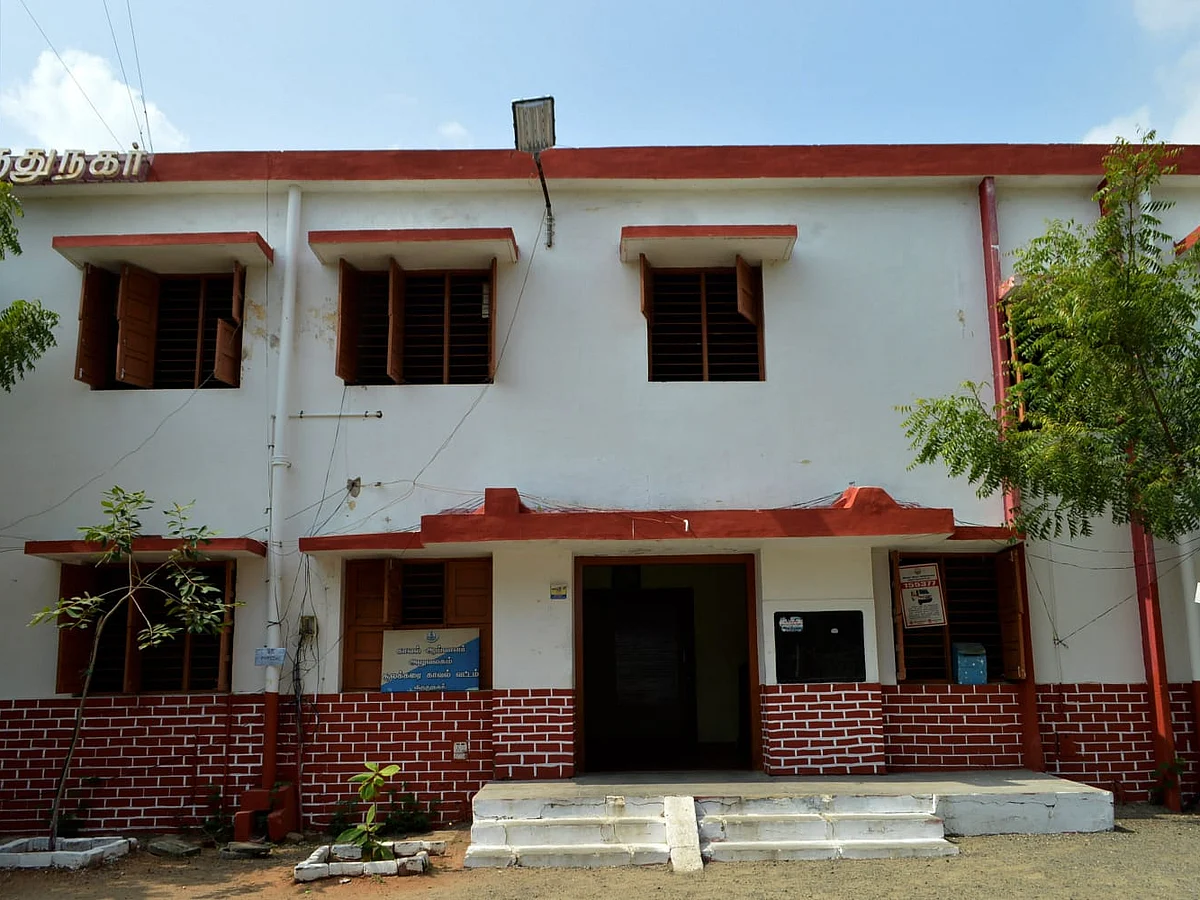 ``அப்பா, அம்மா என் மேல பெரிய நம்பிக்கைவெச்சிருக்காங்க, அதை..."- ப்ளஸ் டூ மாணவரின் தற்கொலைக் கடிதம்