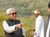 ``சரியானவர்களின் கருத்துக்கு பதிலளிக்க வேண்டும், ஆனால்..."- பிரசாந்த் கிஷோரைச் சாடிய பீகார் முதல்வர்