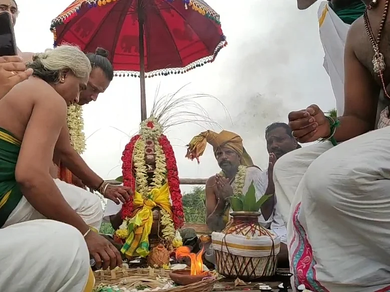 சீர்காழி : ஸ்ரீ கைலாசநாதர் கோயில் கும்பாபிஷேகம் - திரளான பக்தர்கள் சாமி தரிசனம்!