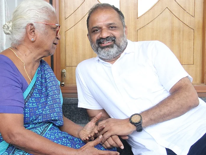 ``இன்னைக்கு செத்துப்போயிருவன்னு 3 முறை தேதி குறிச்சாங்க"- சிறையில் நடந்ததைப் பகிரும் பேரறிவாளன்
