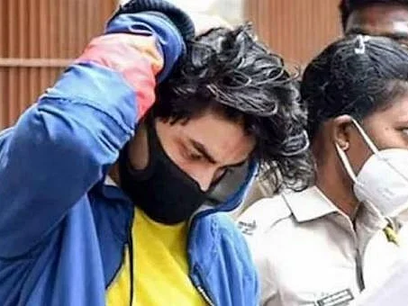 ``அமெரிக்காவில் படித்தபோது கஞ்சா பயன்படுத்தினேன்" - வாக்குமூலத்தில் ஆர்யன் கான் சொன்ன காரணம்!