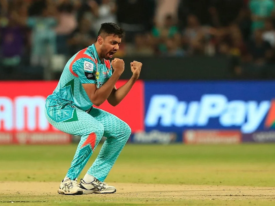 LSG v KKR: ஆவேஷ் கானின் அந்த ஒரு ஓவர்; டேபிள் டாப்பரான லக்னோ; முனைப்பே இல்லாமல் சொதப்பிய கொல்கத்தா!