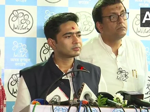 ``பாஜக-விலிருந்து எங்களுடன் சேர வரிசையில் நிற்கிறார்கள்..!" - திரிணாமுல் எம்.பி அபிஷேக் பானர்ஜி