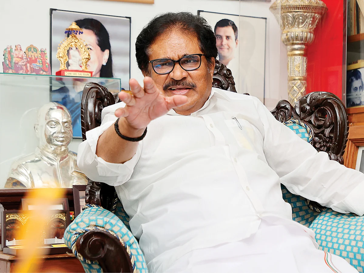 முதல்வருக்கு ஆலோசனை சொல்லுமிடத்தில் நானில்லை! - ஒரே வீட்டில் எத்தனை ரெய்டு?