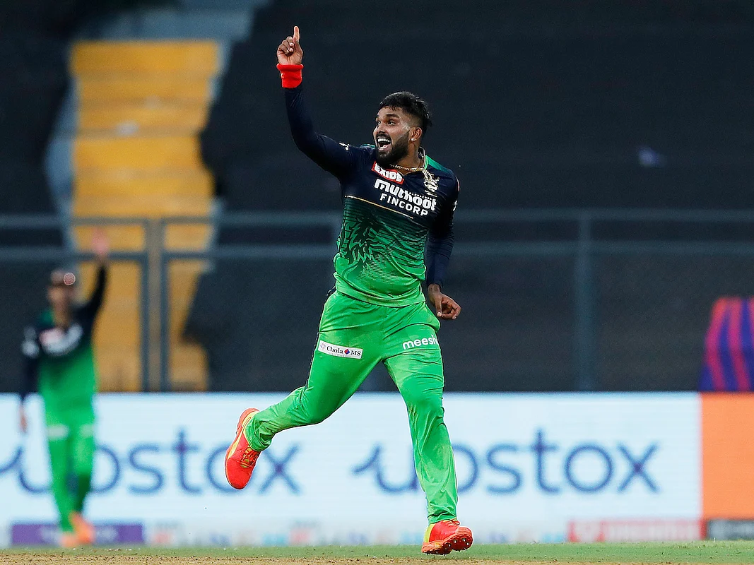 SRH v RCB: இந்த சீசனில் 3வது முறையாக கோல்டன் டக்கான கோலி; தொடர் காயங்களால் இறங்குமுகத்தில் ஐதராபாத்!