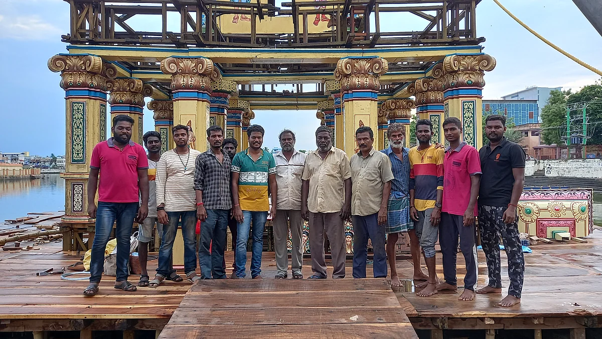 தெப்பத் தொழிலாளர்கள்