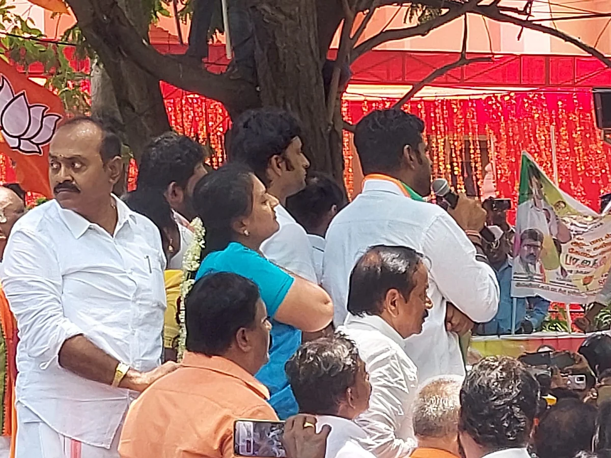 மேடையில் ஹெச்.ராஜா