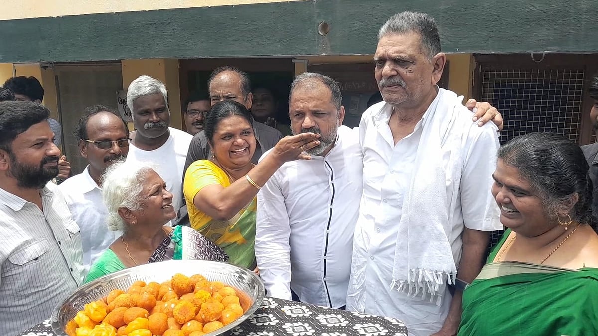 ``என் அம்மாவின் உழைப்பை உறிஞ்சிவிட்டேன் என்ற வேதனை எனக்கு இருக்கிறது’’  - உருகிய  பேரறிவாளன்