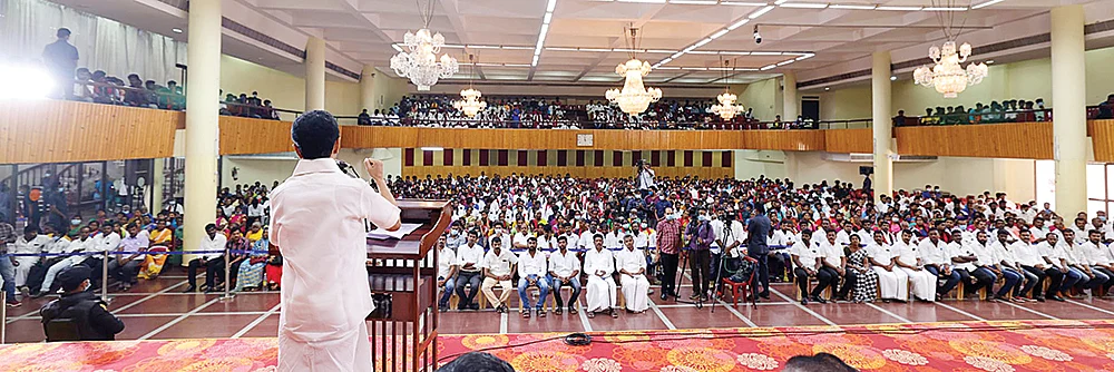 மிஸ்டர் கழுகு: கொடநாடு கொலை, கொள்ளை வழக்கு... பெருமூச்சுவிடும் மாஜி!