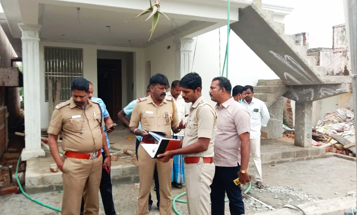 சம்பவ இடத்தில் உளுந்தூர்பேட்டை காவல்துறை அதிகாரிகள்