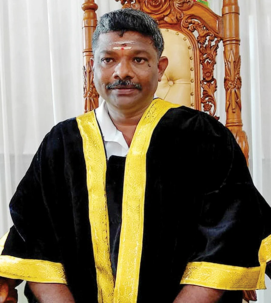 கும்பகோணம் மேயர் சரவணன்