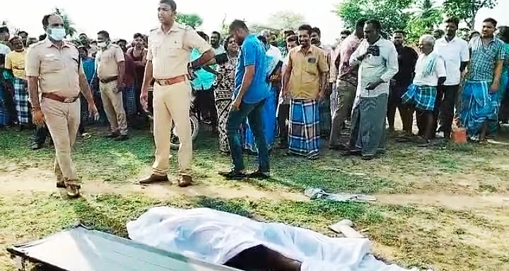 சம்பவ இடத்தில் போலீஸ்