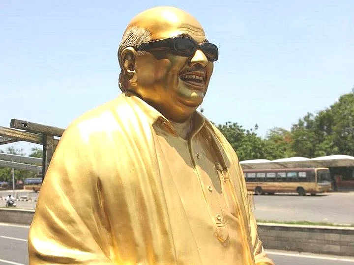 கருணாநிதி சிலை திறப்பில் வெங்கைய நாயுடு... பாஜக-வுடன் திமுக-வுக்கு உறவு மலர்கிறதா?