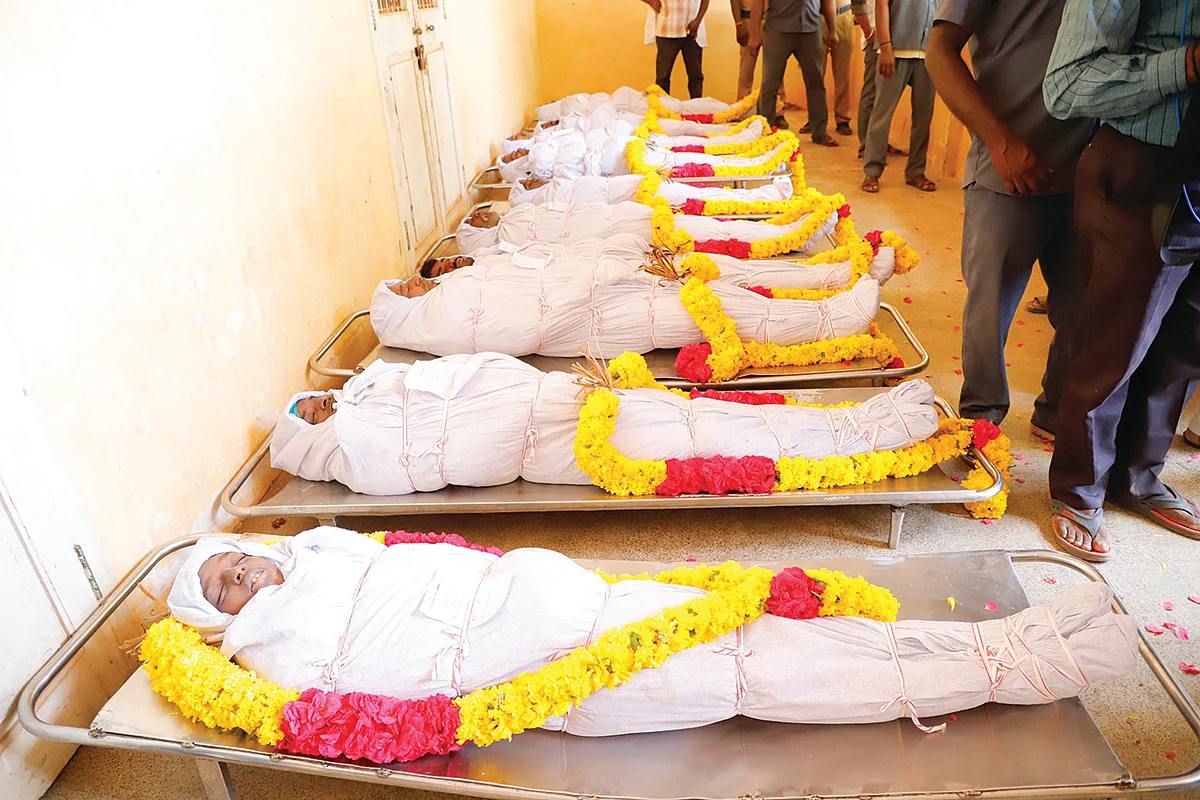 “உறவுகளை இழந்துட்டோமே!” - கலங்கும் களிமேடு